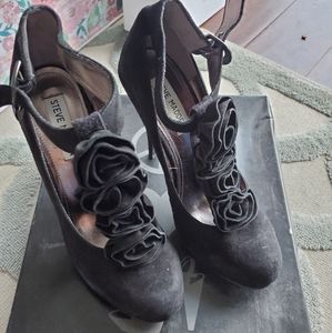 Steve Madden black suede heels